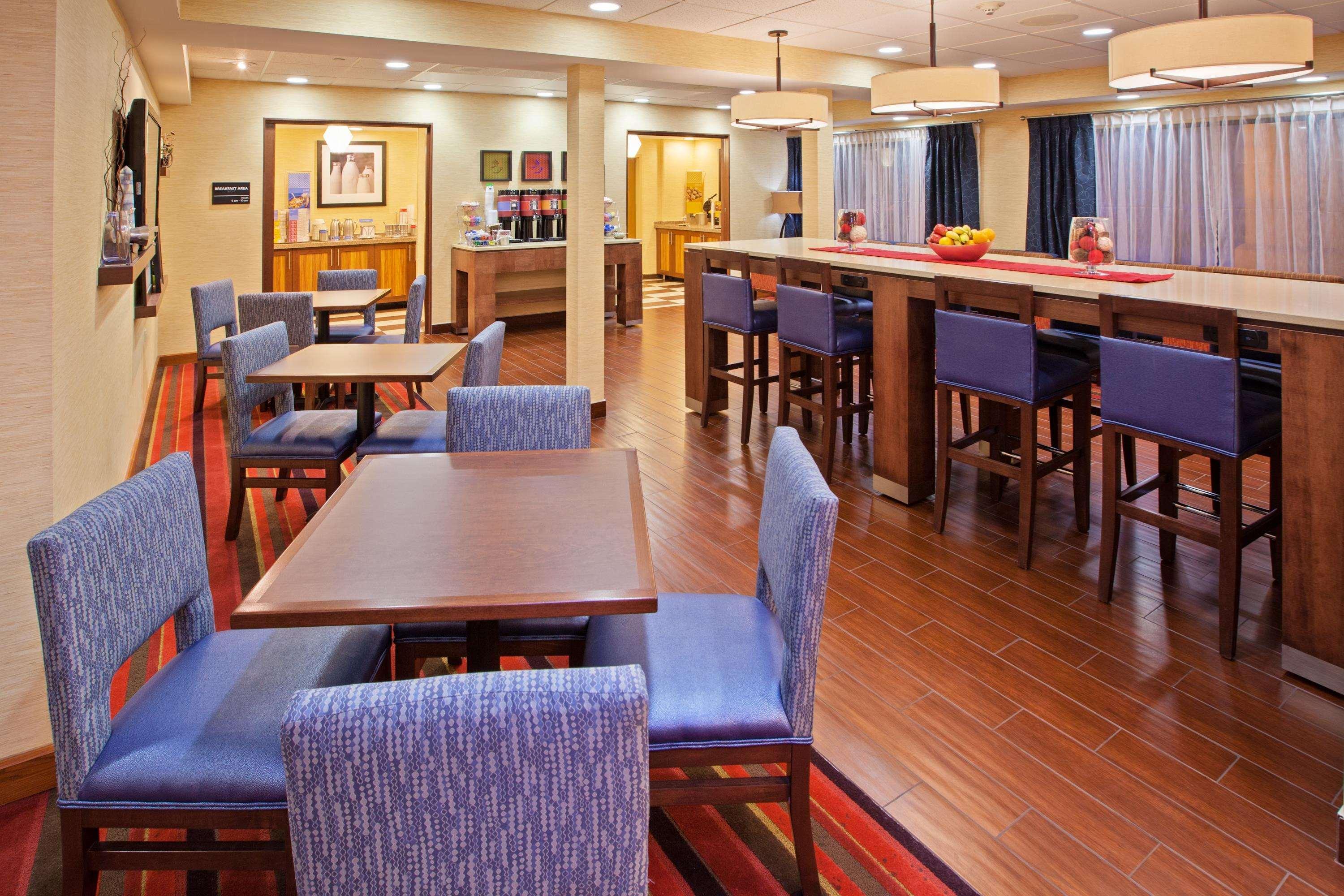 Hampton Inn Joliet/I-80 Restaurant photo